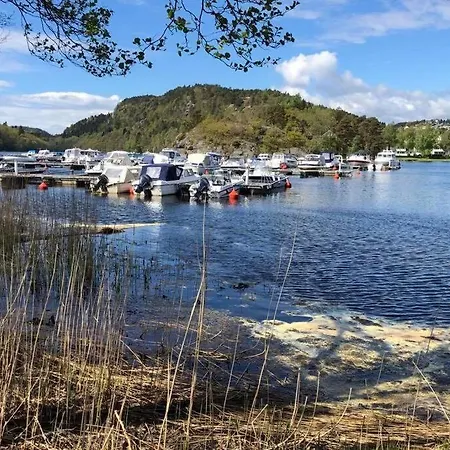 Mit Moeglichkeit Ein Boot Zu Benutzen Und Angeln * ماندال