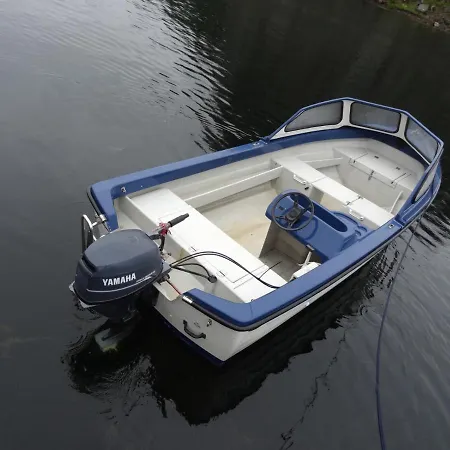 Mit Moeglichkeit Ein Boot Zu Benutzen Und Angeln ماندال