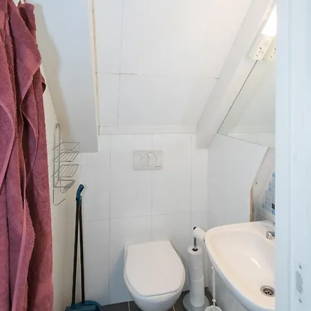 Mit Moeglichkeit Ein Boot Zu Benutzen Und Angeln