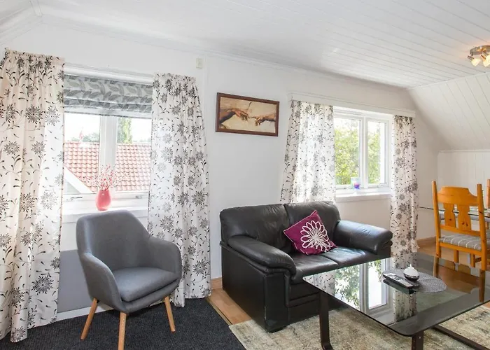 Mit Moeglichkeit Ein Boot Zu Benutzen Und Angeln * Mandal