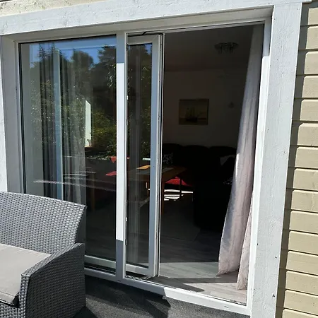 Mit Moeglichkeit Ein Boot Zu Benutzen Und Angeln Apartment